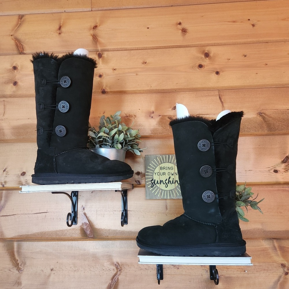 UGG Bailey Button Triplet II Suede Lambskin Boot Fur Black Suede Leather Size 7